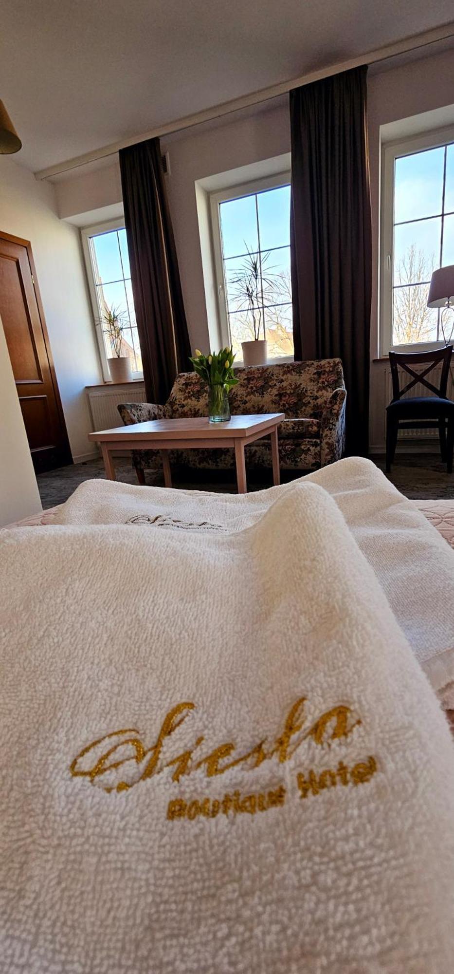 Hotel Siesta Свебодзин Экстерьер фото
